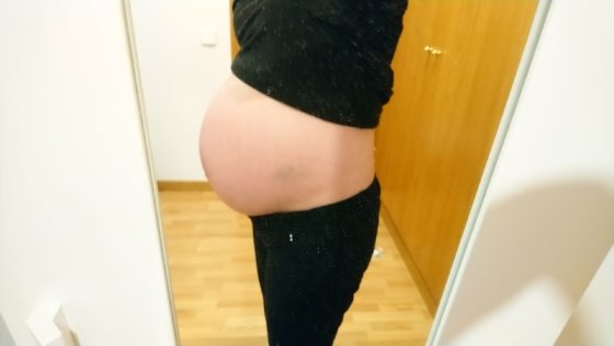 妊娠35週　お腹　写真